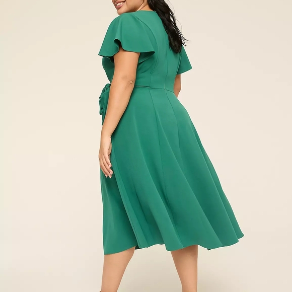 Elegant Green Midi Dress - Picture 2 of 6